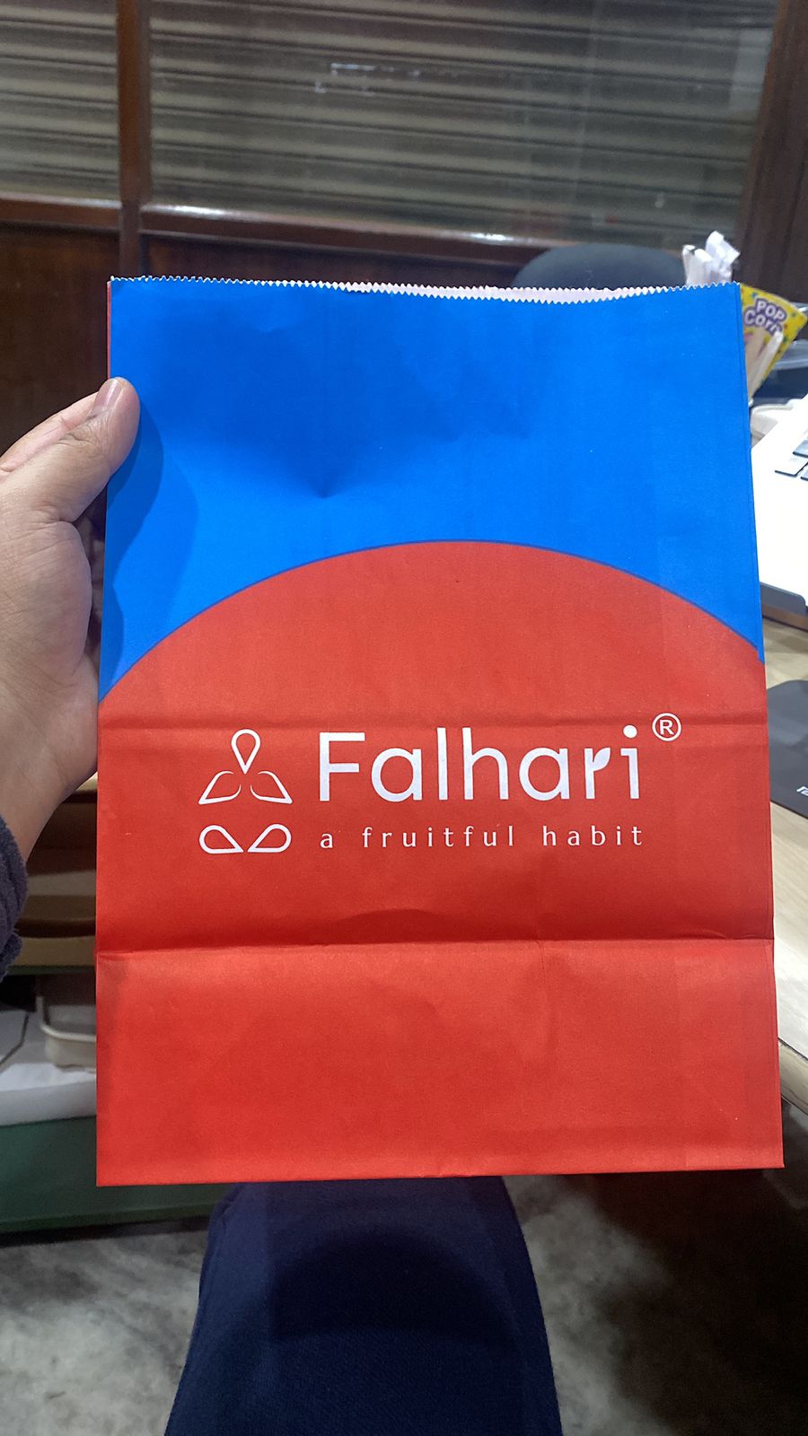 Falhari packaging — Two-tone paper bag